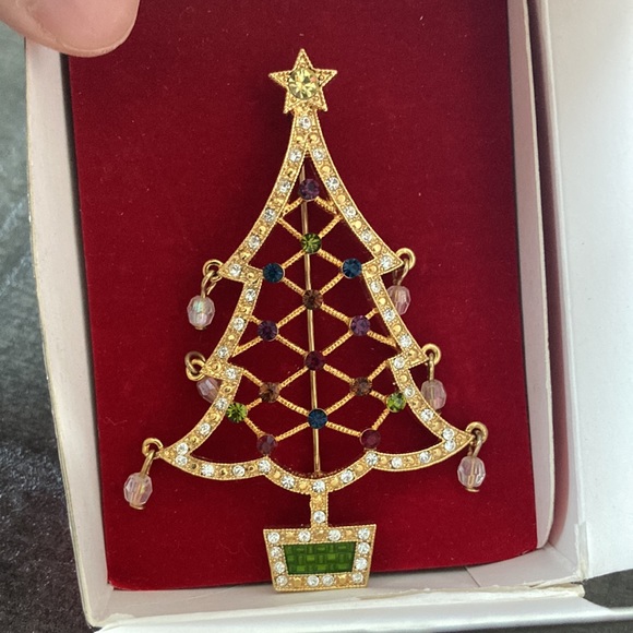 Vintage Avon 2005 collectible gold tone metal Christmas tree pin - Picture 10 of 11